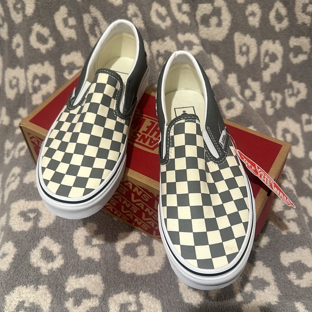 Vans Classic Slip-On Checkerboard Shoes  In Pewter and True White 😍 New